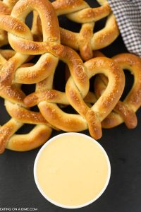 Cheese Sauce For Pretzels - Easy Pretzel Cheese Dip