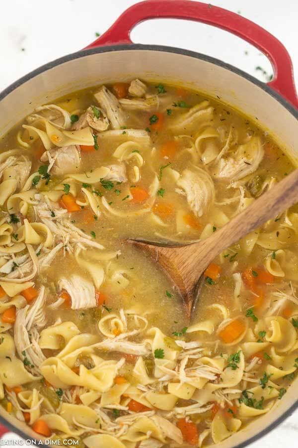https://www.eatingonadime.com/wp-content/uploads/2015/01/panera-bread-chicken-noodle-soup-1.jpg