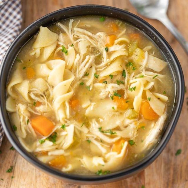 Panera bread chicken noodle soup easy copycat panera soup recipe