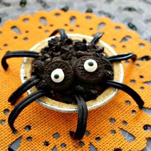 Spider Chocolate Pudding Pie - Halloween Pudding Dessert