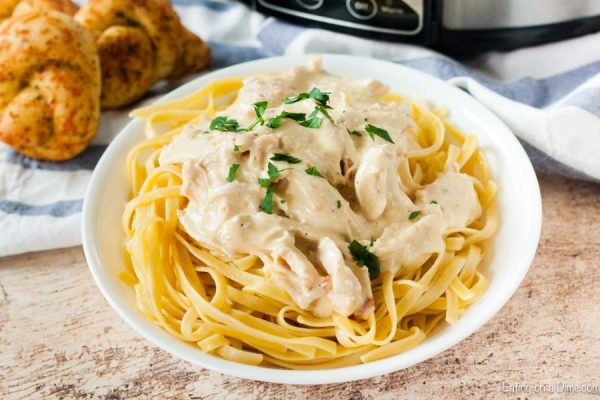 Crock Pot Chicken Alfredo - Slow Cooker Chicken Alfredo Recipe