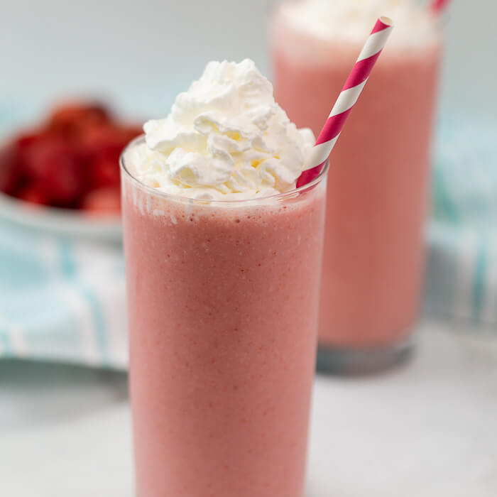 Strawberry banana smoothie - strawberry banana smoothie with yogurt