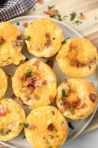 Breakfast egg muffins - easy crescent roll egg cups