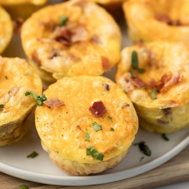 Breakfast egg muffins - easy crescent roll egg cups