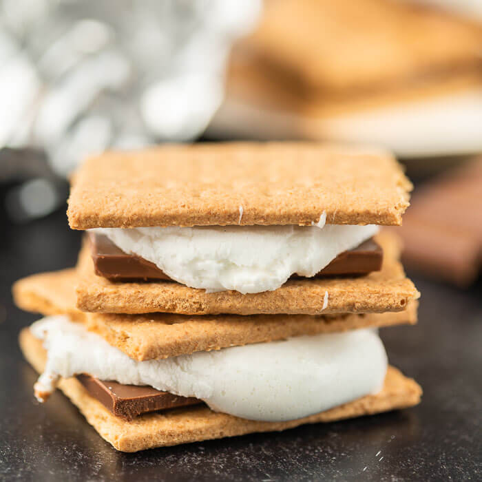 Hover Effektiv gentage Easy grilled smores - learn how to make easy smores on the grill