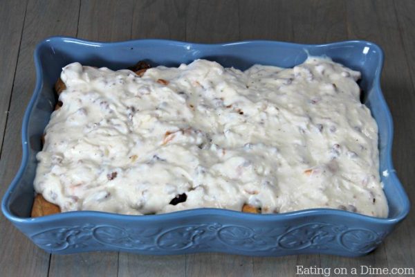 biscuits and gravy casserole