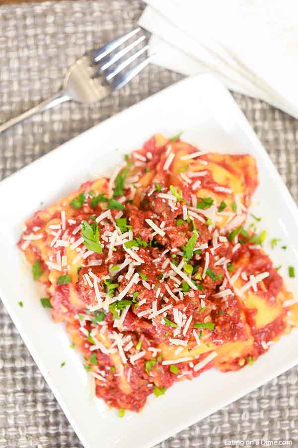 Crockpot Ravioli and Sausage - Easy crockpot ravioli