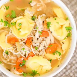 Crockpot chicken tortellini soup - Easy Crockpot tortellini soup