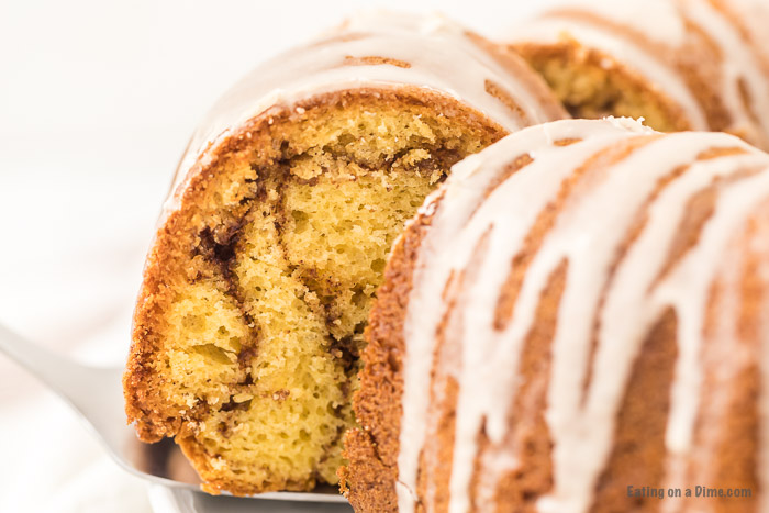 Cinnamon Swirl Bundt Cake Recipe with Cinnamon Glaze