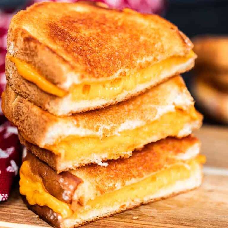 Best Grilled Cheese Sandwich Recipe - Eatingonadime.com