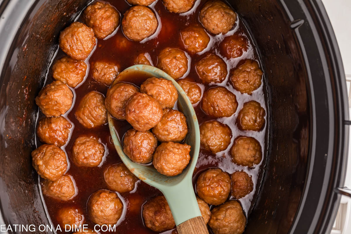 https://www.eatingonadime.com/wp-content/uploads/2020/06/Slow-Cooker-Grape-Jelly-Meatballs-15-of-33.jpg