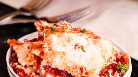 Easy baked Ravioli Recipe - baked ravioli casserole