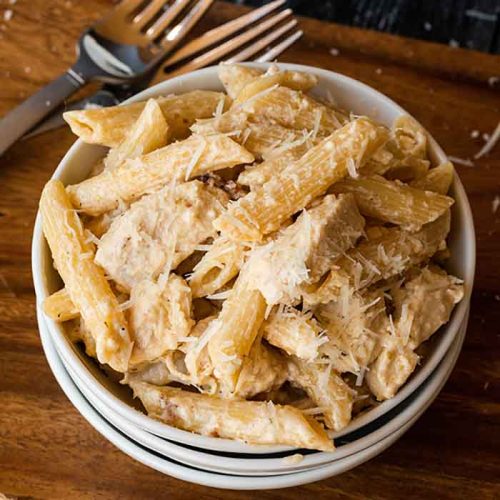 https://www.eatingonadime.com/wp-content/uploads/2020/08/crock-pot-olive-garden-chicken-pasta-6-square-500x500.jpg