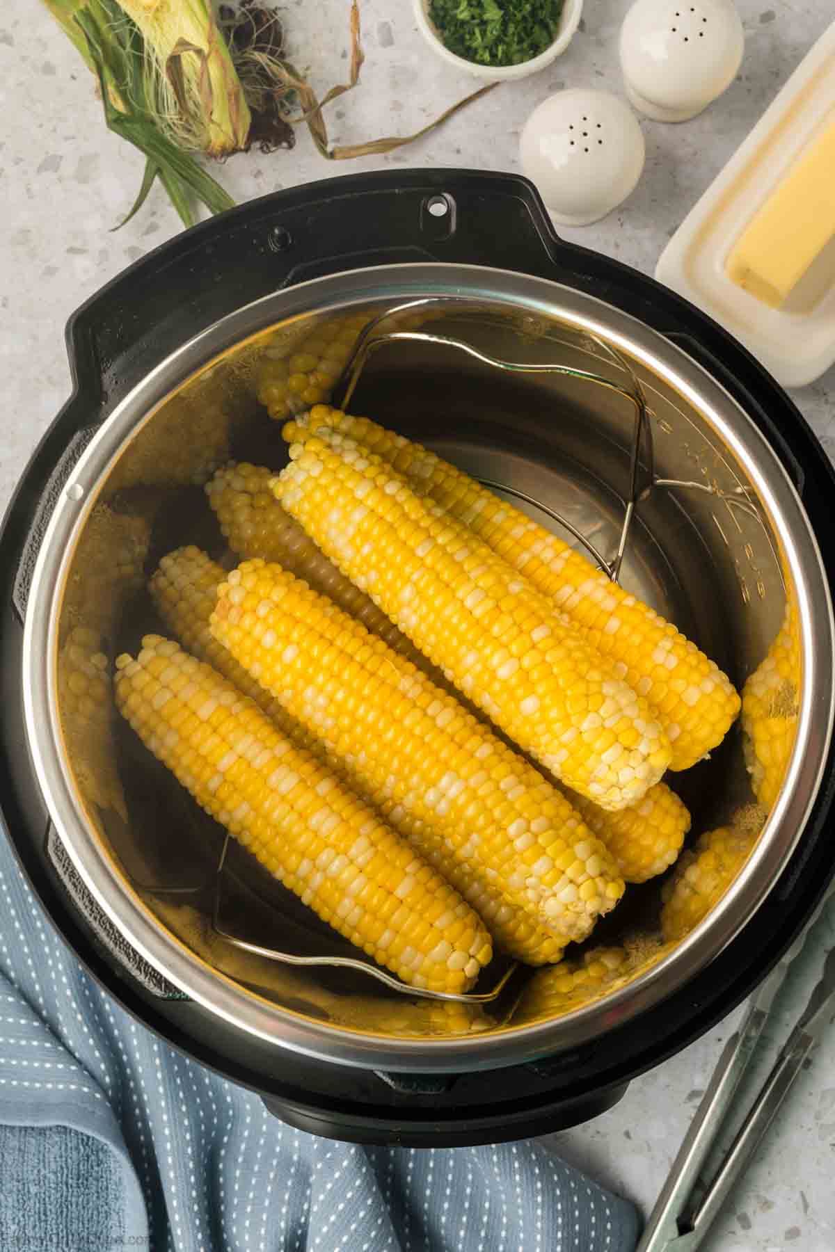 Cooked corn on the cob in the instant pot