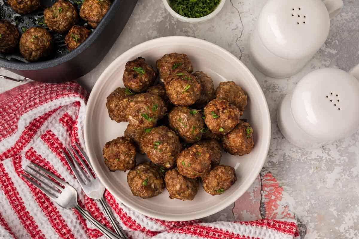 Meatballs on a plate