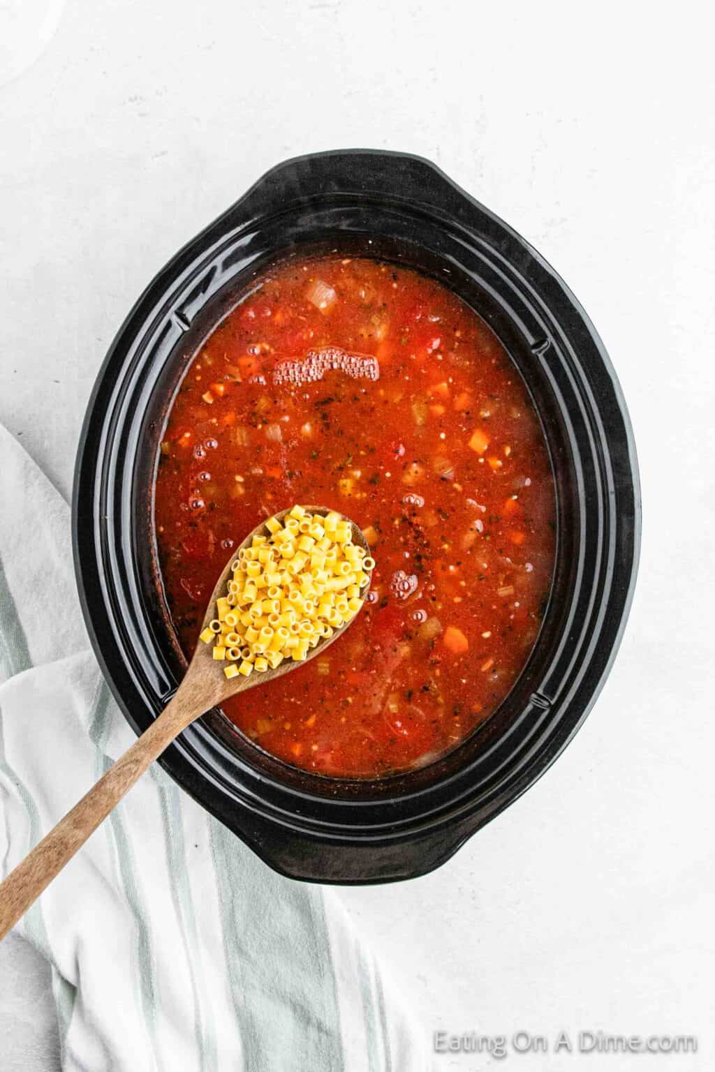 Crock pot pasta fagioli soup - Olive Garden pasta fagioli soup