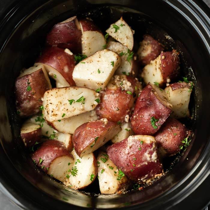 Crockpot Garlic Ranch Red Potatoes - The Salty Marshmallow
