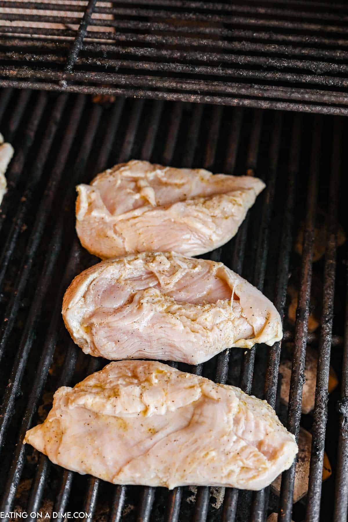 Marinating chicken breast on the grill