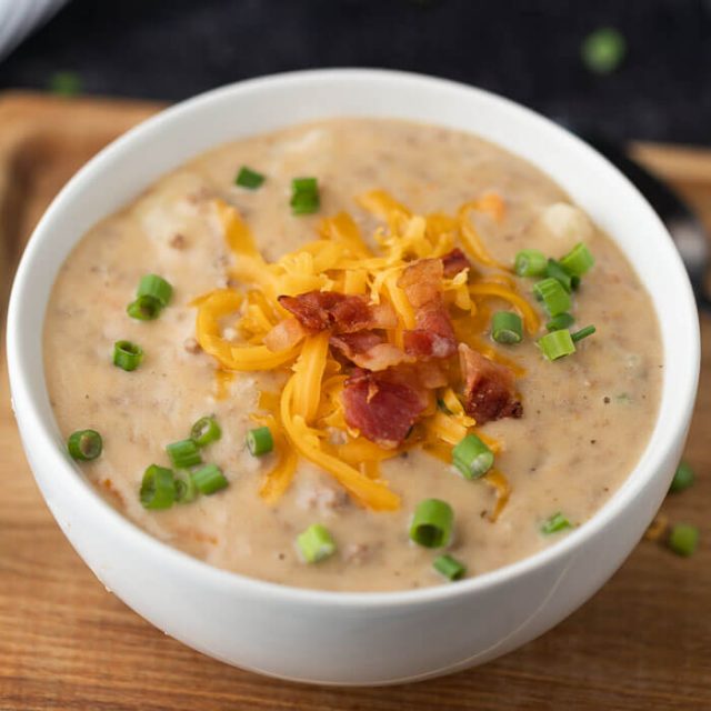 Instant Pot Cheeseburger Soup