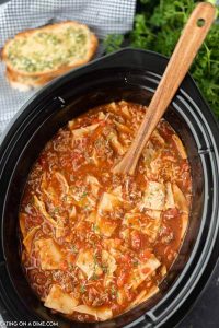 Crock pot Lasagna soup recipe (and VIDEO) - Easy Lasagna Soup Recipe