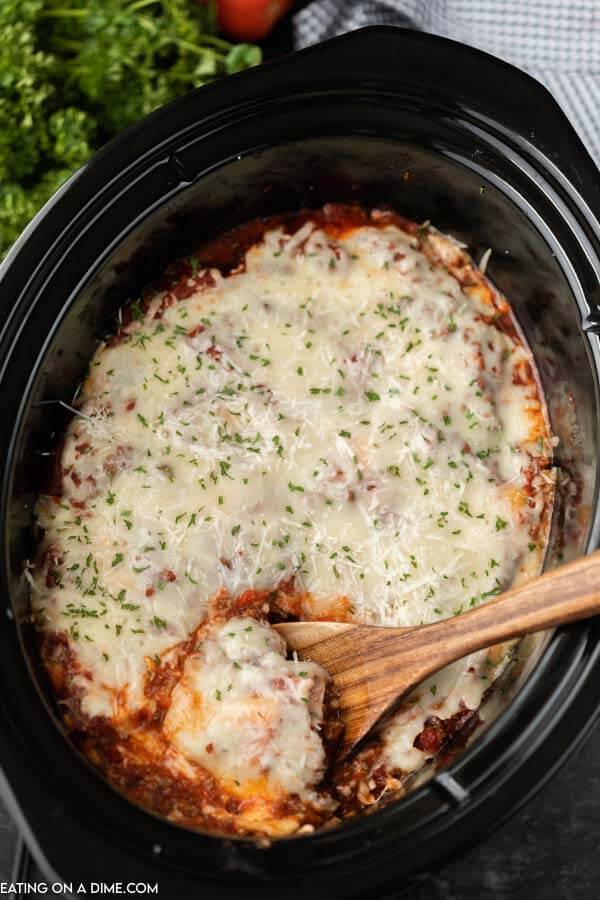 Slow Cooker Lasagna: Crazy-Good Cheesy Meat Lasagna in a Crockpot
