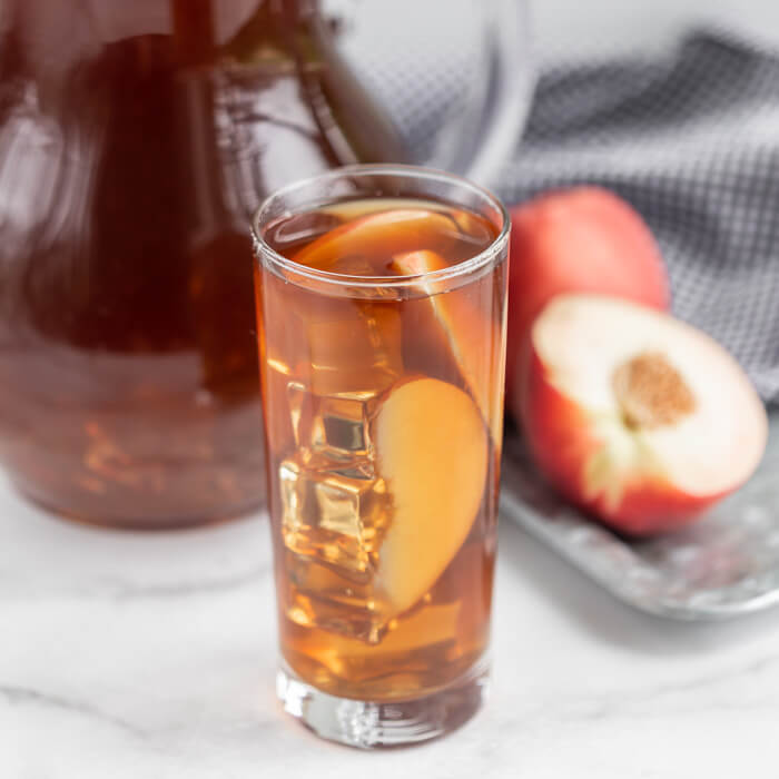 Delicious Peach Iced Tea Recipe - Eating on a Dime