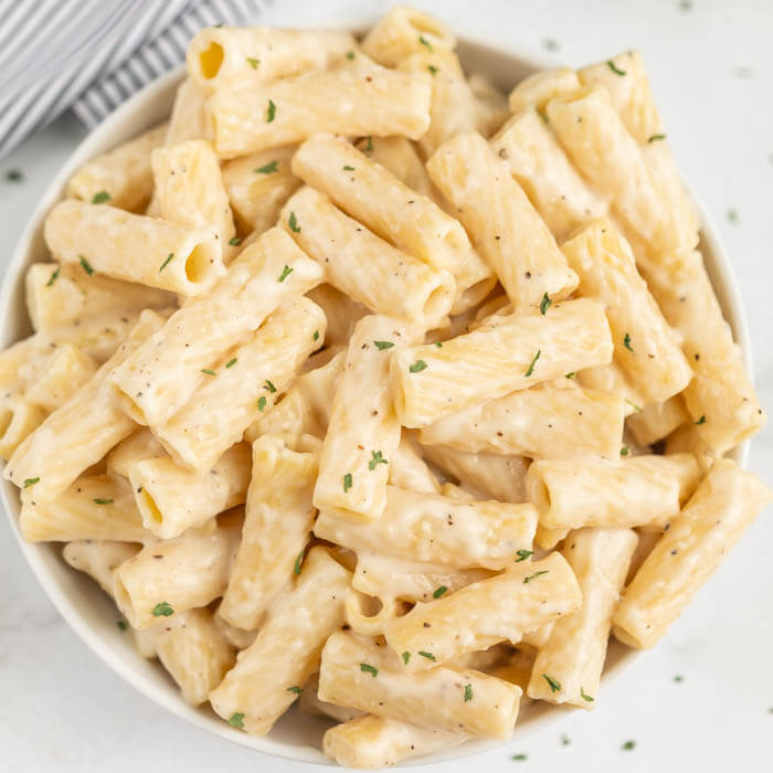 White pasta sauce - ready in less than 20 minutes