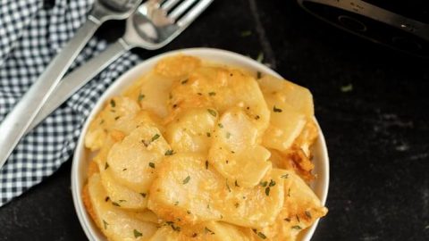 Cheesy Slow Cooker Scalloped Potatoes - Slow Cooking Perfected