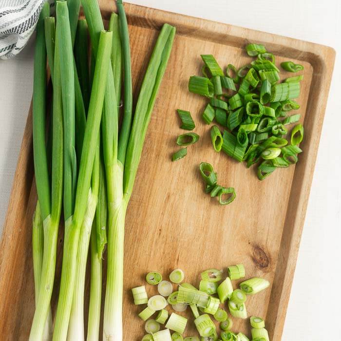 How to substitute onions, shallots, scallions and leeks in recipes