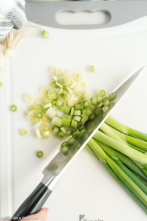 The 101 guide on how to cut, cook, store green onions/scallions