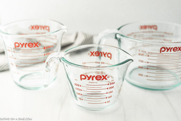 What's the Difference Between Dry and Liquid Measuring Cups