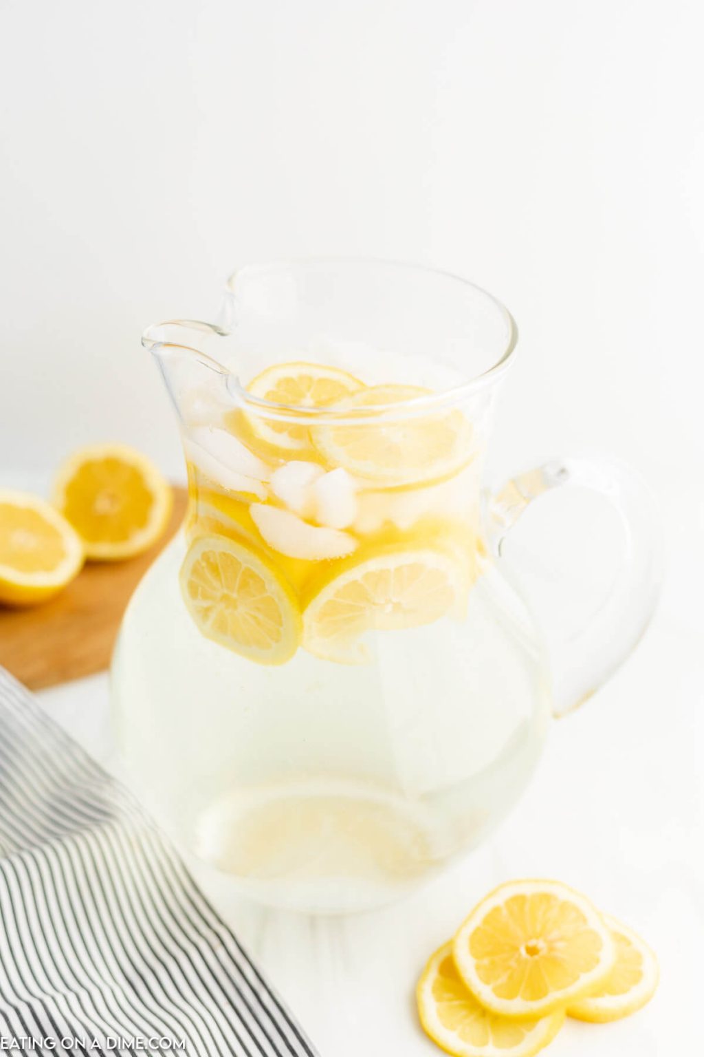 lemon-water-refreshing-lemon-water-recipe