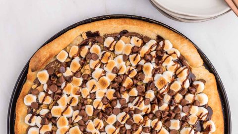 Delicious Dessert! Now get both S'Mores Dessert Pizza and Cinnamon Wheels  for AED 39 only. Use code: DD39 #dessertpizza #smoresdessert…