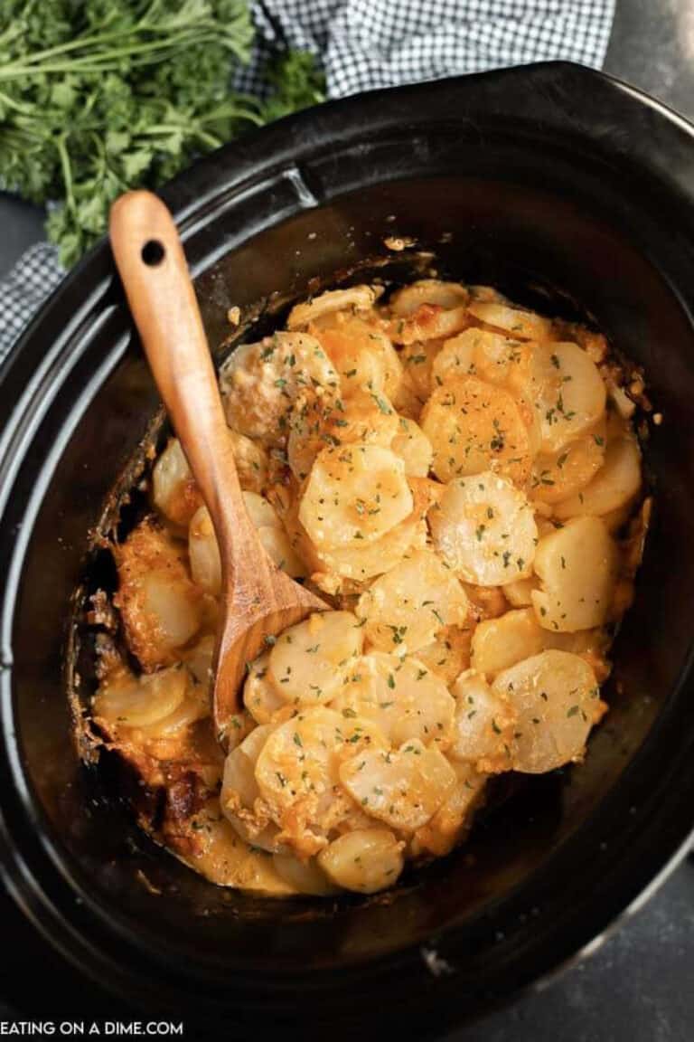 Slow Cooker Scalloped Potatoes (& VIDEO!)