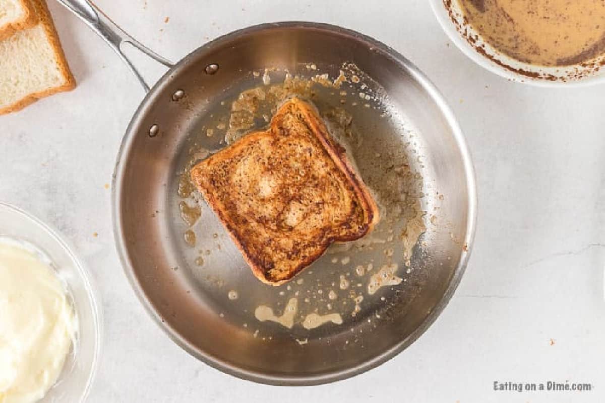 Cooking French Toast in a skillet