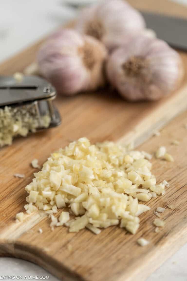 How to Mince Garlic Cloves - Eating on a Dime